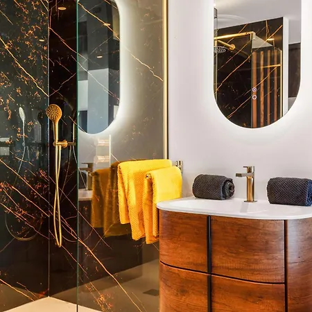 Mayhem Heliopolis Premium Design Con Terrazza